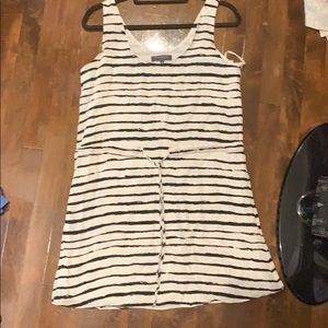 Black and white silk dress size 6